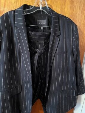 The Limited Summer Linen Black Pinstripe Women's Pantsuit. New with Tag. Size 16
